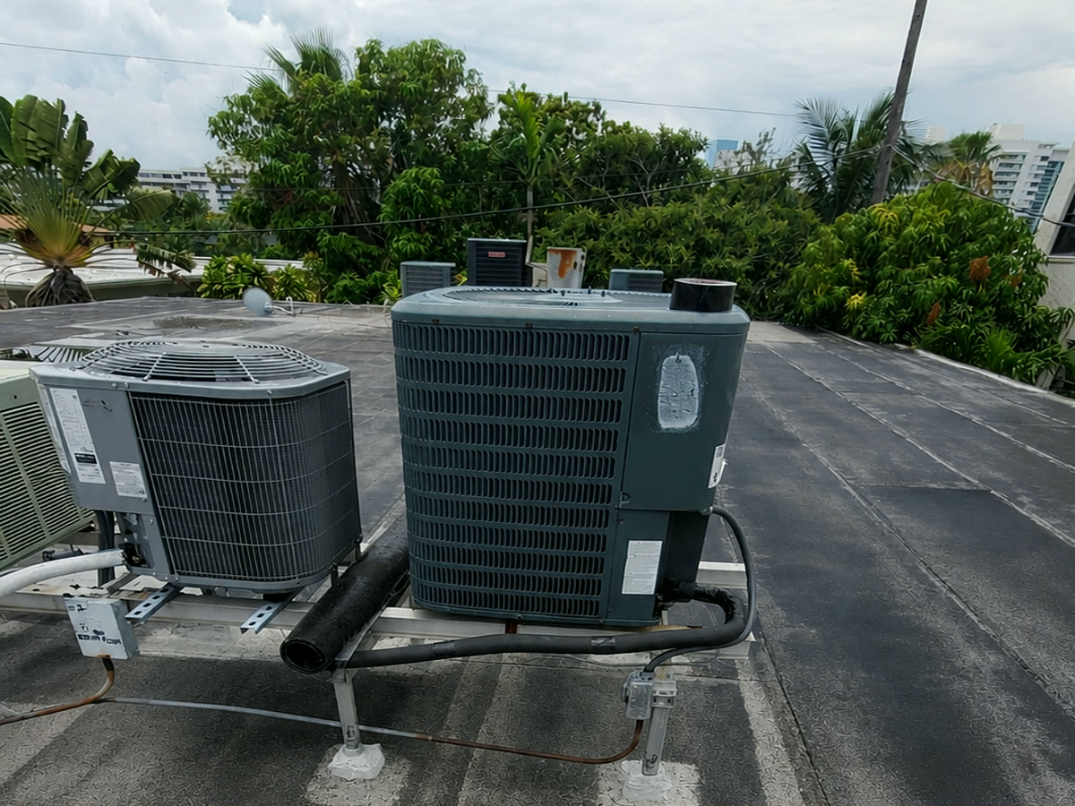 Rooftop air conditioning equipment